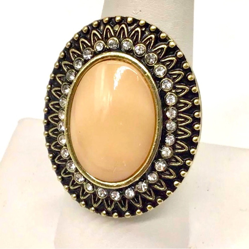 Like new, Estate Oval Antique Gold Faux Opal Ring
